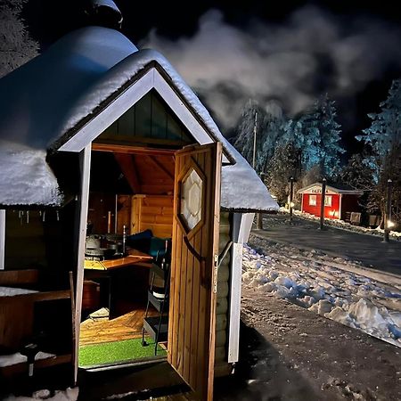 ホテル Finska Wioska Kalevala ボロビツェ エクステリア 写真
